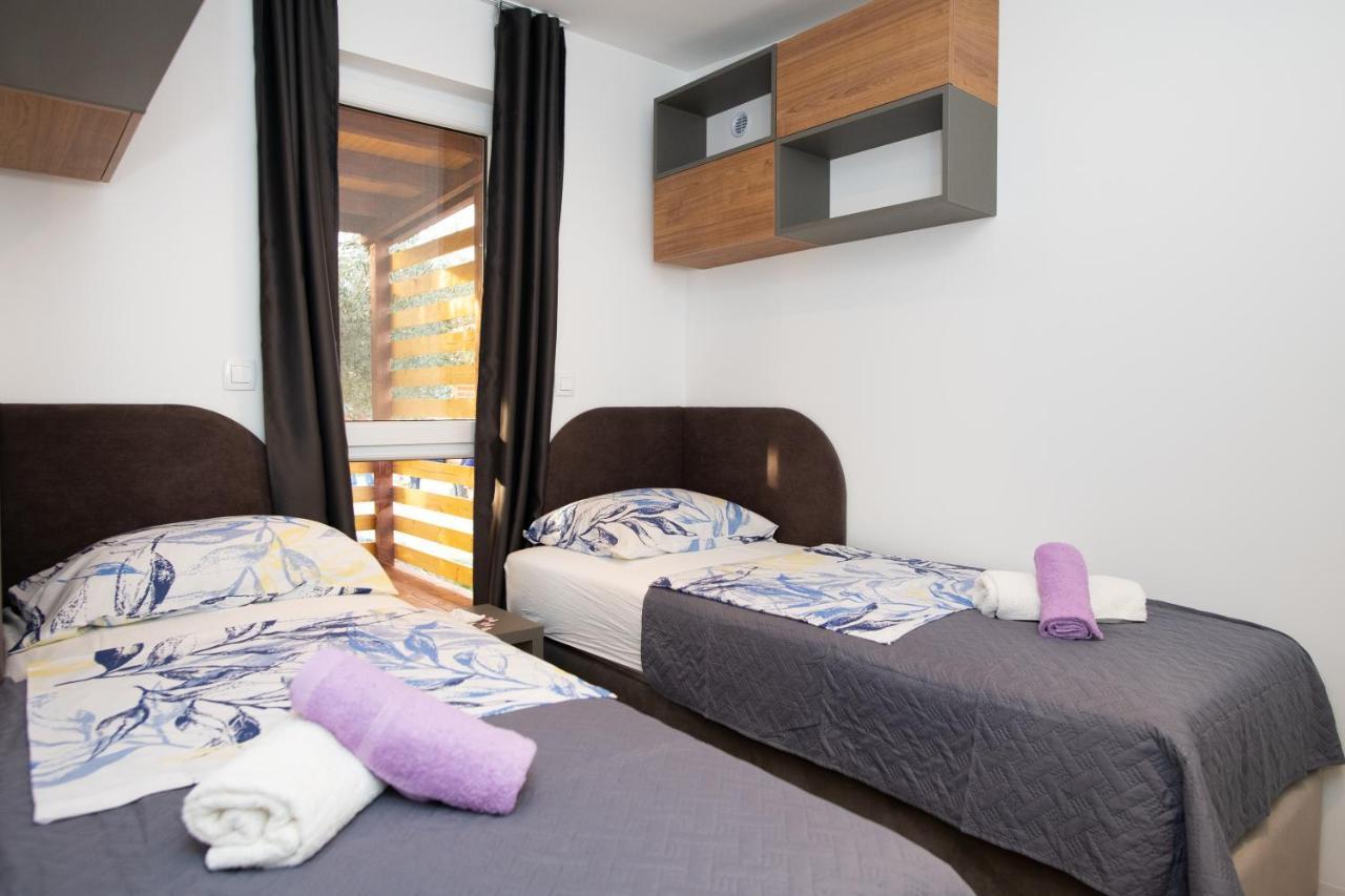 Authentic Camping Dalmatia Pirovac Exteriör bild