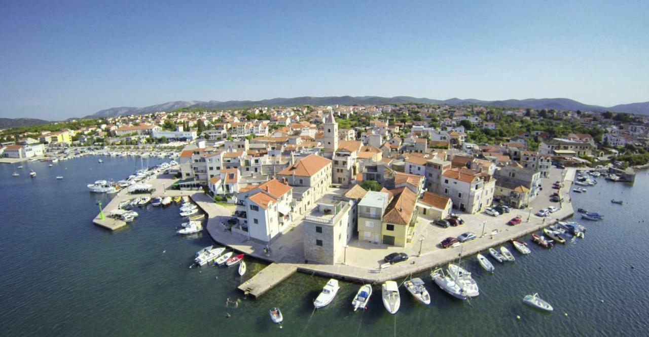 Authentic Camping Dalmatia Pirovac Exteriör bild