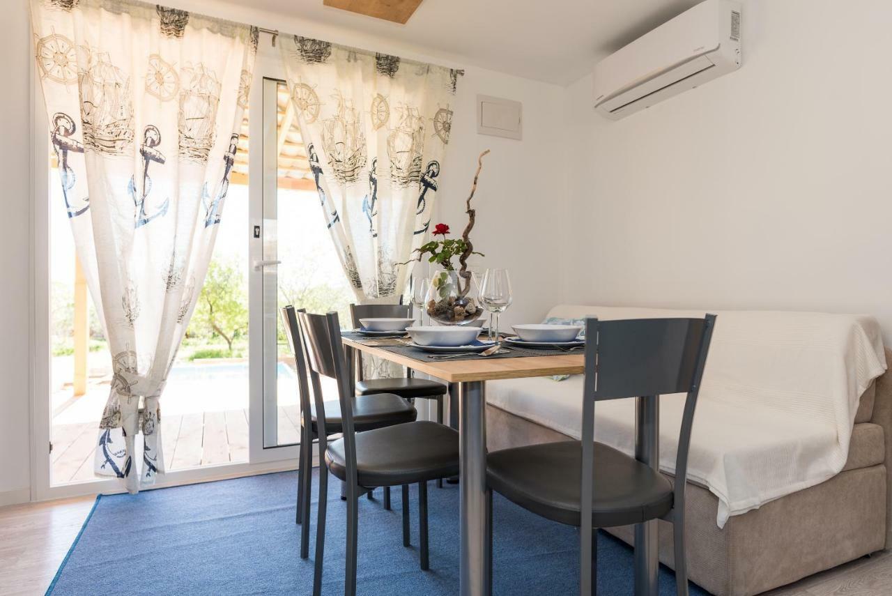 Authentic Camping Dalmatia Pirovac Exteriör bild